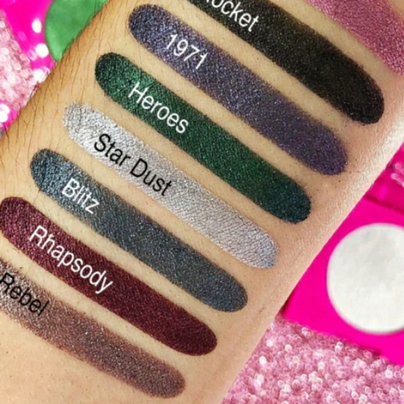 🌟💙STARDUST Medusa Makeup Glam Rock Eyeshadow NWT - Picture 3 of 5